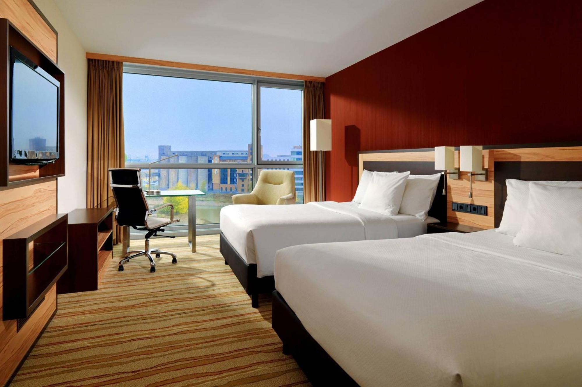 Courtyard By Marriott Duesseldorf Hafen Hotell Exteriör bild