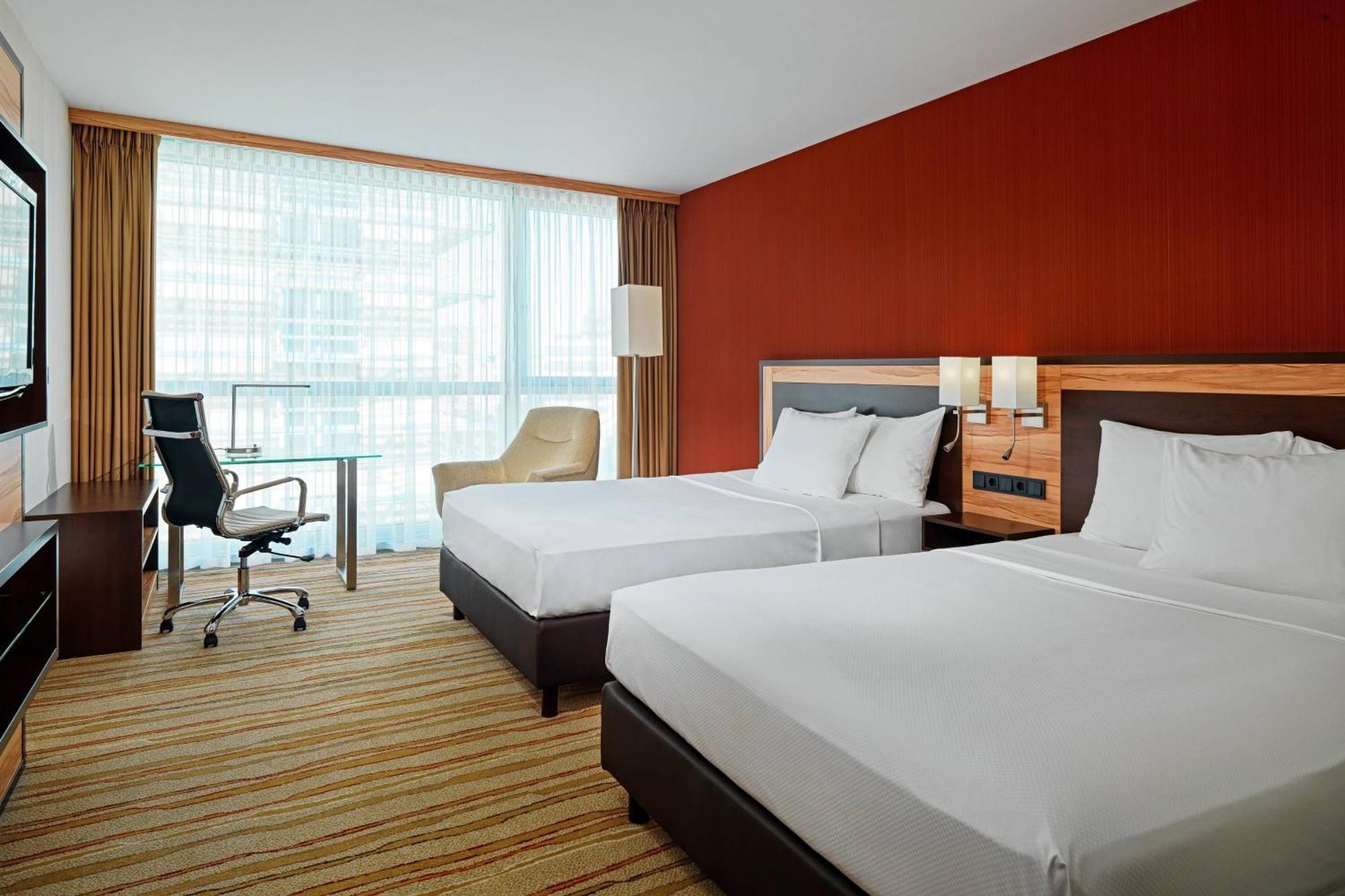 Courtyard By Marriott Duesseldorf Hafen Hotell Exteriör bild
