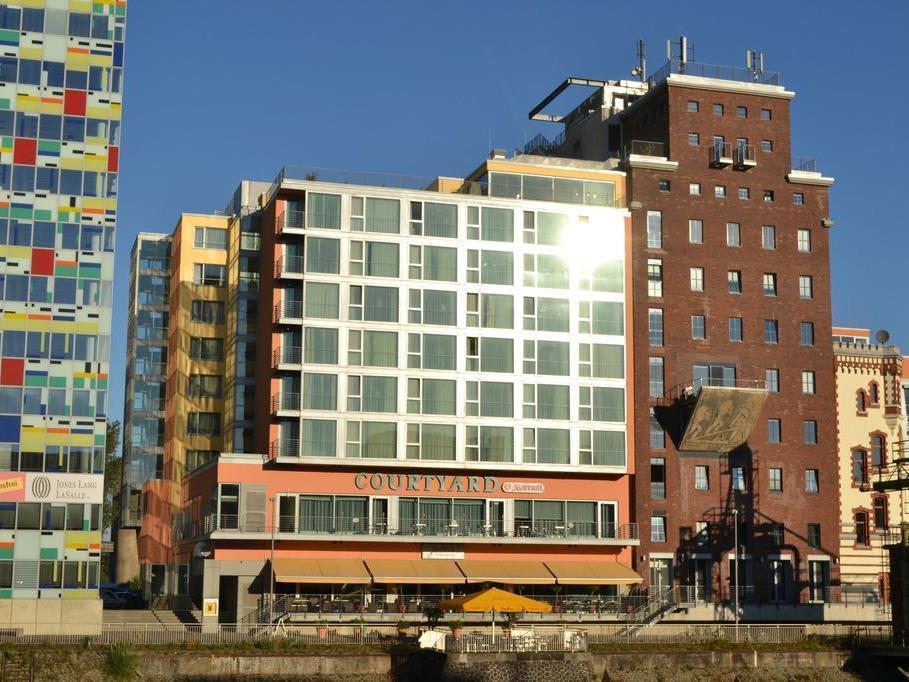 Courtyard By Marriott Duesseldorf Hafen Hotell Exteriör bild