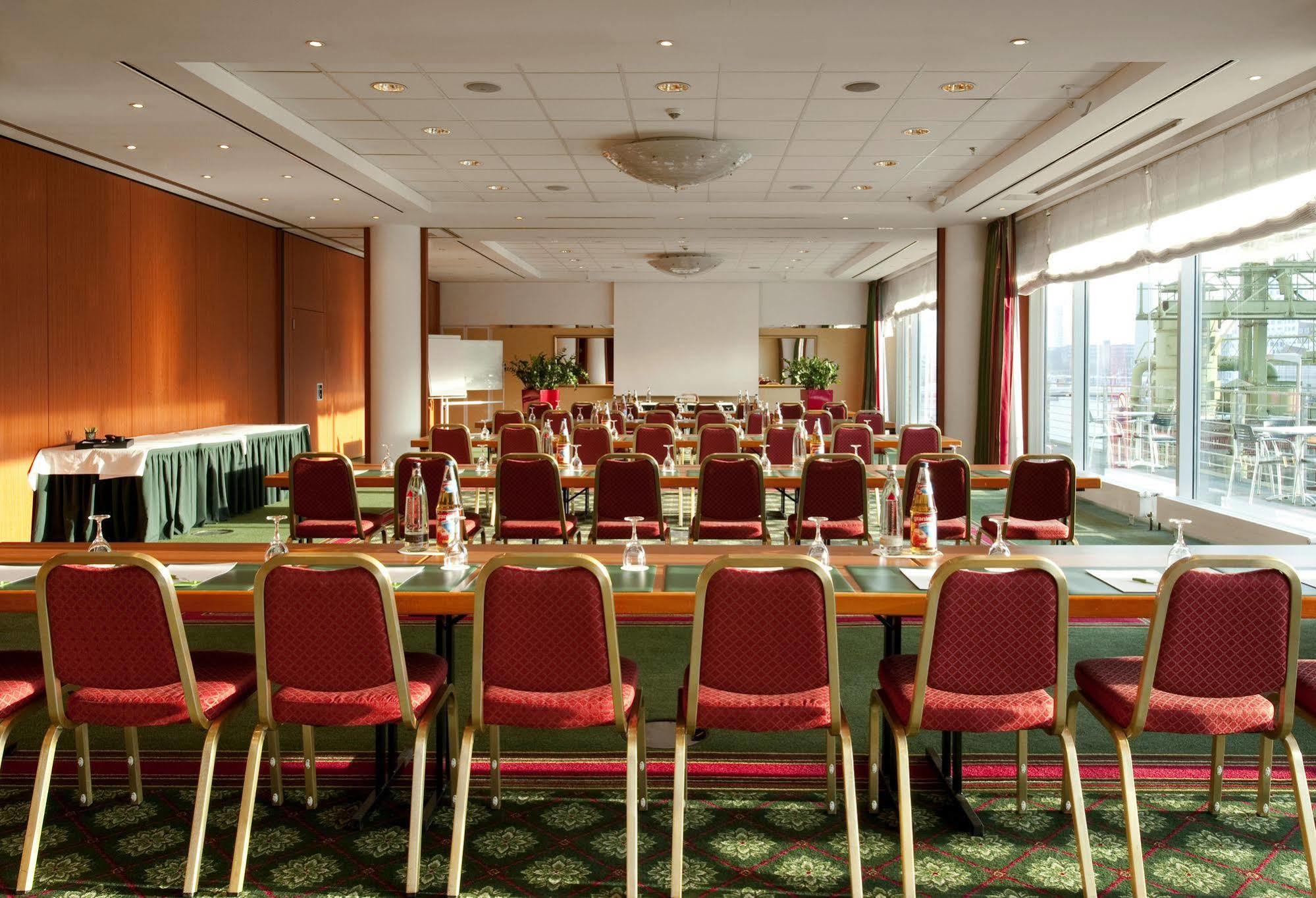 Courtyard By Marriott Duesseldorf Hafen Hotell Exteriör bild